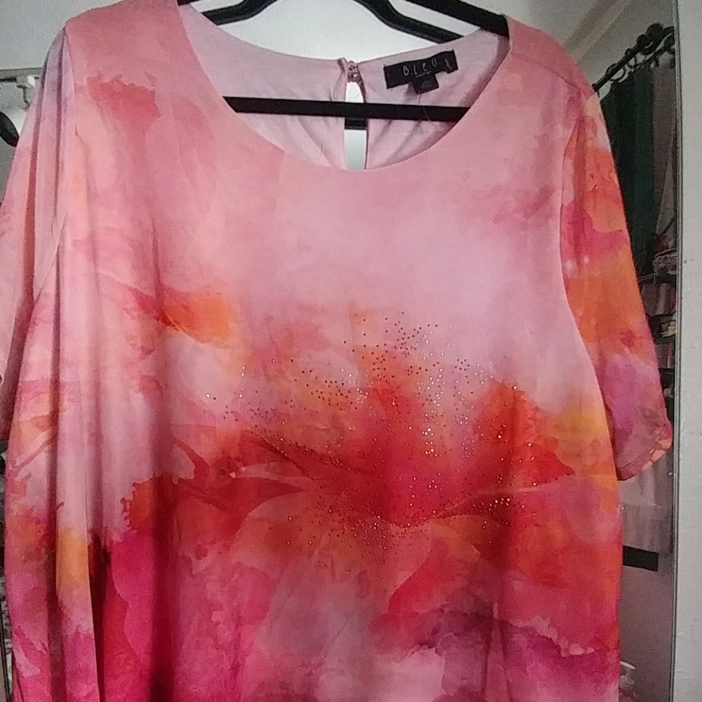 B.L.E.U. NWOT 22/24